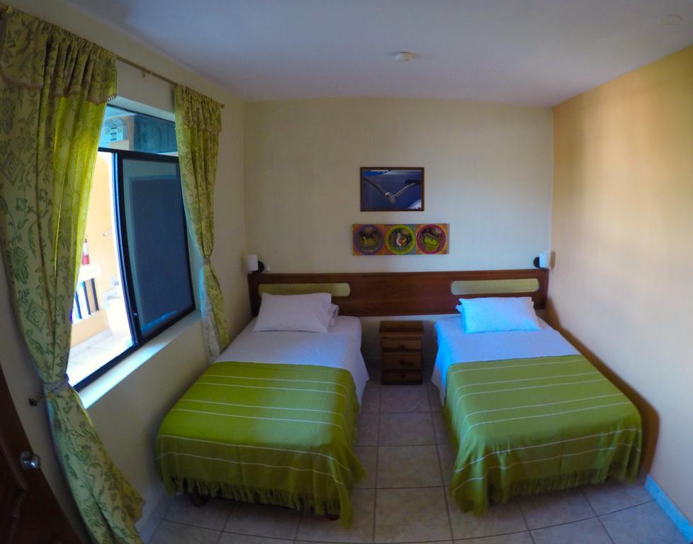 Hotel Dolphin House Puerto Baquerizo Moreno Exteriér fotografie